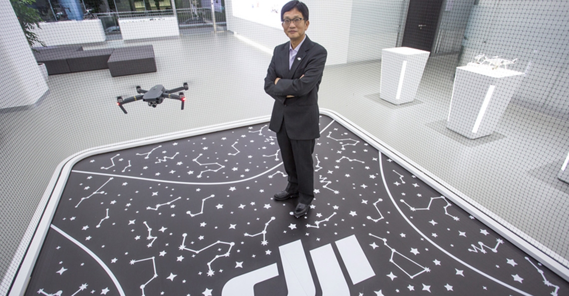 1502717705-roger-luo-directeur-dji-drones-2017.jpg