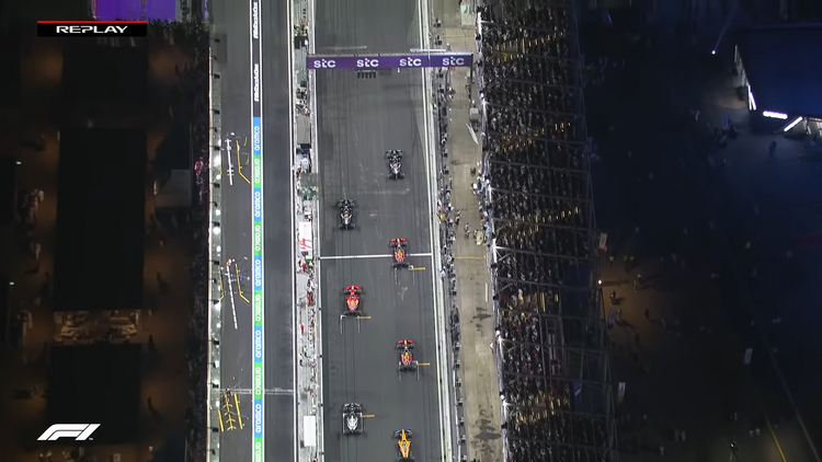 Spectaculaire dronebeelden gespot in highlights Formula 1