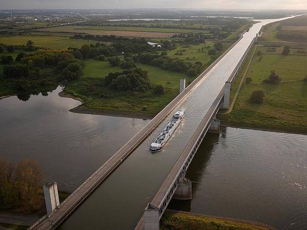 kanaalbrug-maagdenburg-duitsland-drone-foto